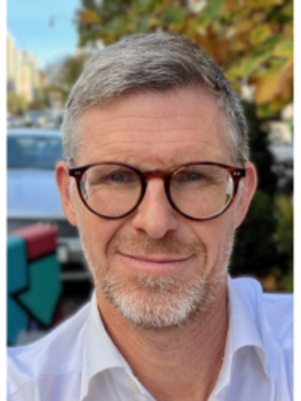 Dr Patrik Andersson